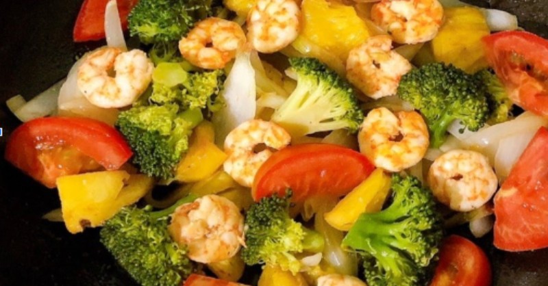 Thành phẩm món tôm xào rau củ