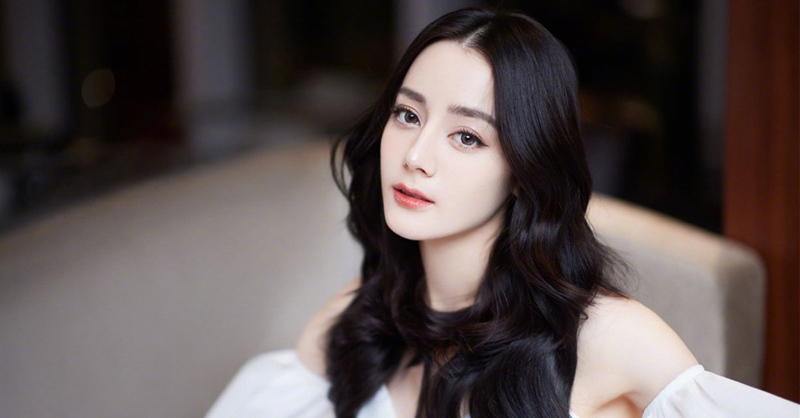 Đôi mắt thường có hai mí rõ ràng, tròng đen to và sáng