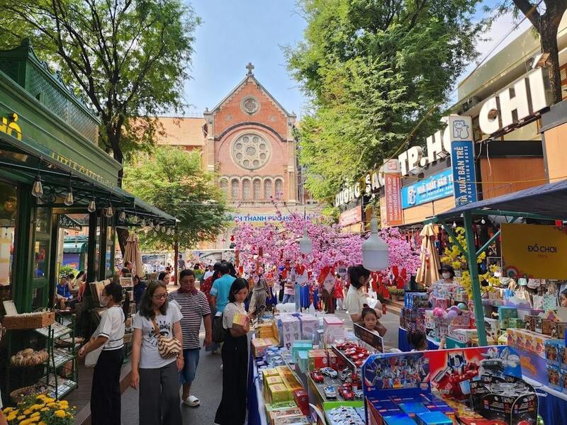 Đường sách Nguyễn Văn Bình