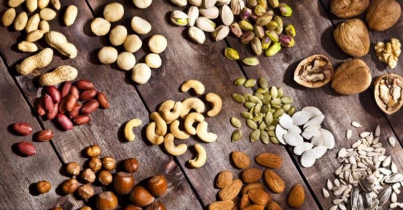 Những loại hạt sấy như hạt điều, hạt hạnh nhân, óc chó, đậu phộng