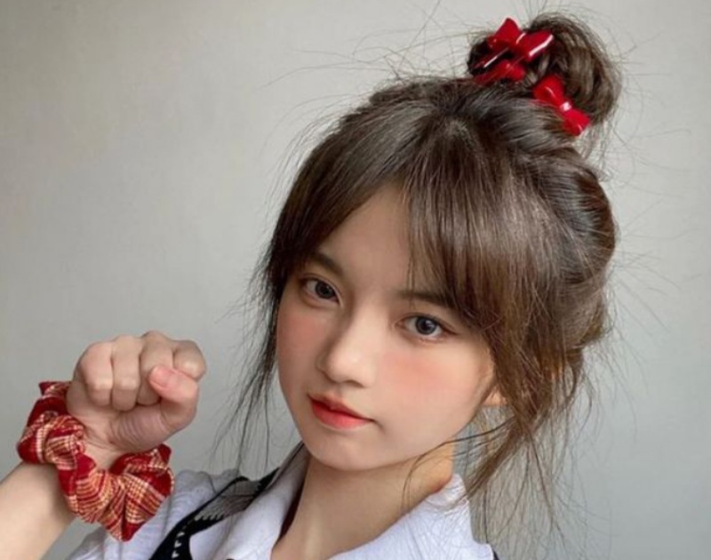 Tóc búi mái bay nữ tính