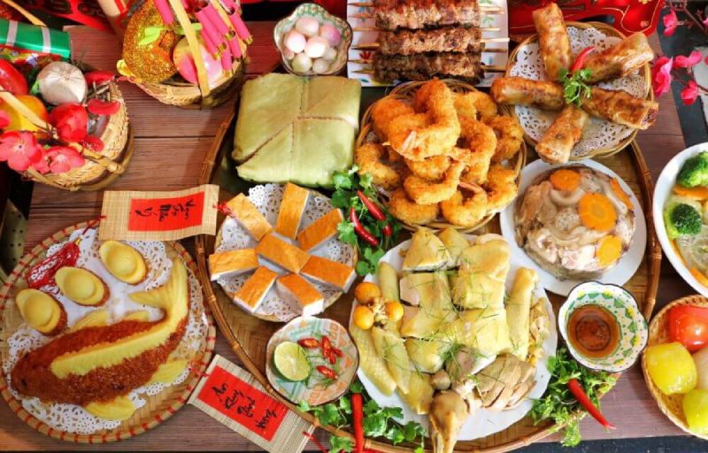 Tự chuẩn bị một số món ăn truyền thống