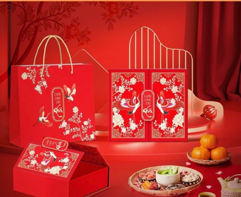 Mua combo hộp quà tết hoặc mua chung với bạn bè