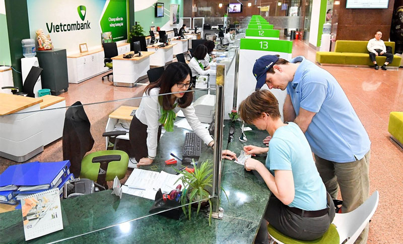 Mở thẻ đen Vietcombank tại ngân hàng