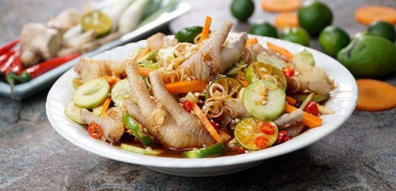 Chân gà ngâm sả ớt hấp dẫn