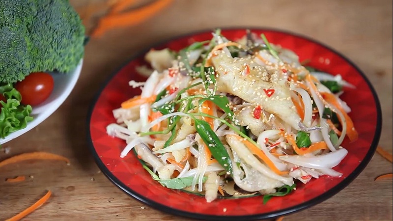 Dĩa nộm chân gà rút xương hấp dẫn