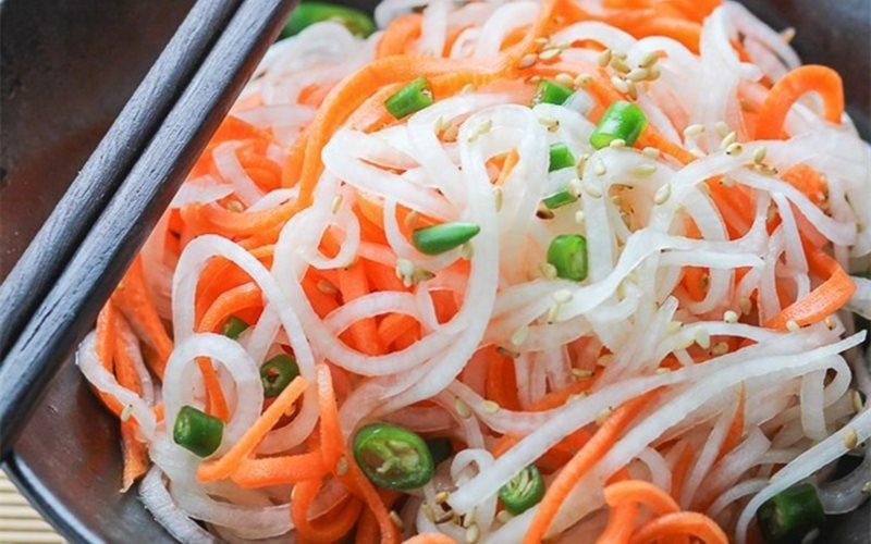 Nộm su hào giòn ngon hấp dẫn