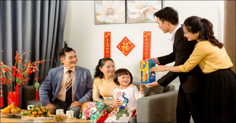 Ý tưởng quà tết biếu bố mẹ vợ ý nghĩa