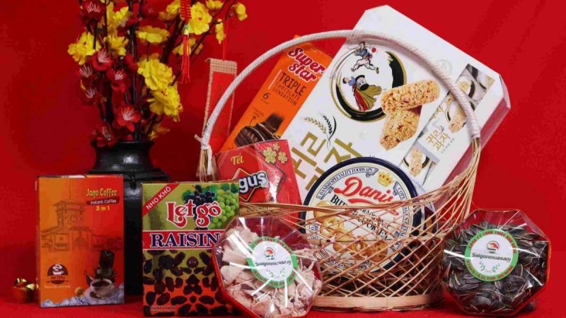 Giỏ quà Tết sang trọng biếu bố mẹ vợ