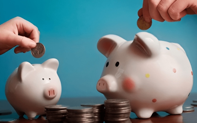 Tặng heo đất cho bé