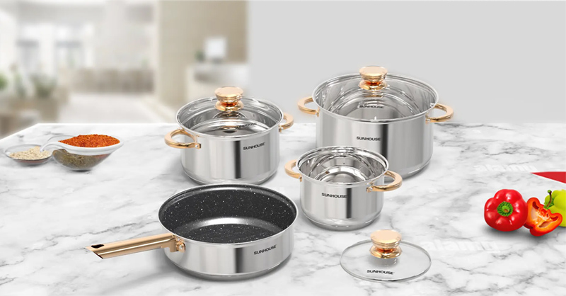 Bộ nồi là vật dụng không thể thiếu trong gian bếp