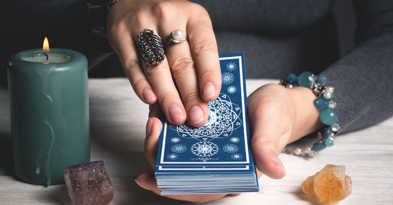 Tarot là một bộ bài gồm 78 lá