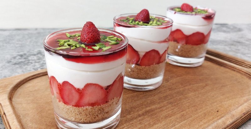 Cheesecake dâu tây ngọt mềm