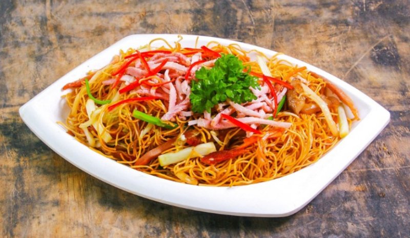 Mì xào Singapore hấp dẫn