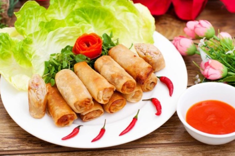 Chả giò hải sản giòn rụm, hấp dẫn