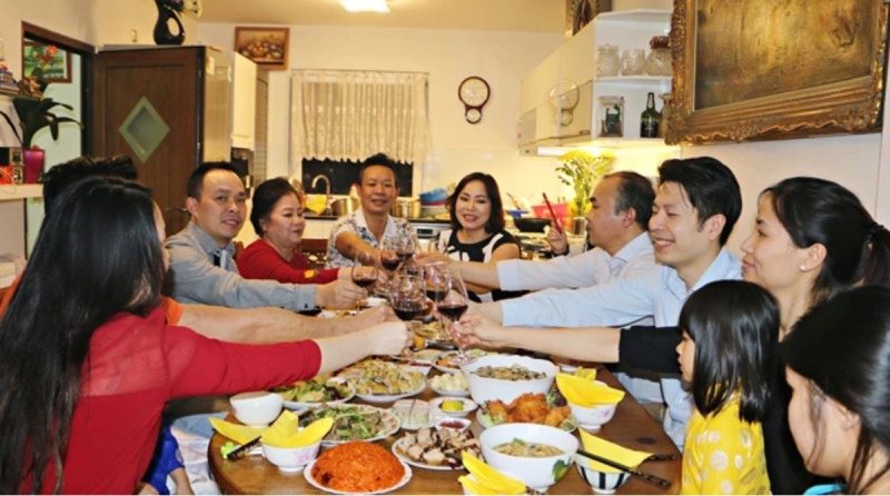 Tổ chức một buổi tiệc nhỏ trong dịp tết dương lịch