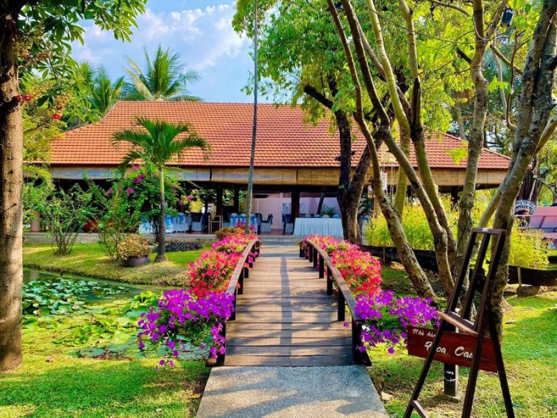 Tham quan không gian xanh tại khu du lịch Văn Thánh