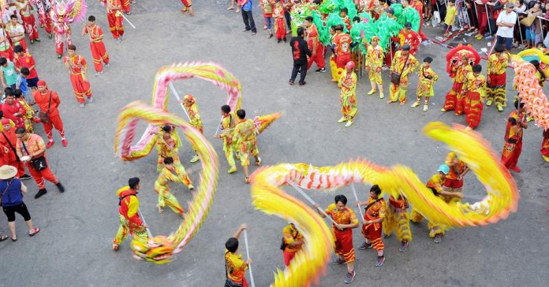 Hoạt động múa rồng tại lễ hội Dinh Cô - Bà Rịa - Vũng Tàu