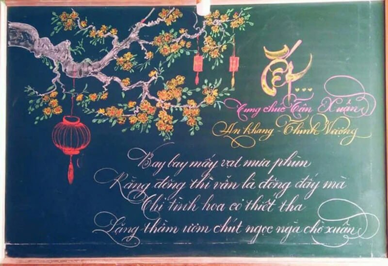 Trang trí bảng Tết bằng thơ với hoa mai