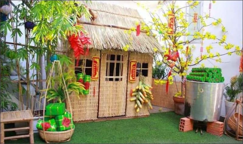 Trang trí cổng trại Tết với nồi bánh chưng