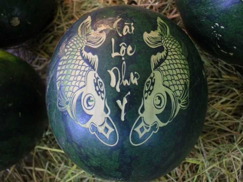 Dưa hấu khắc hình cá chép