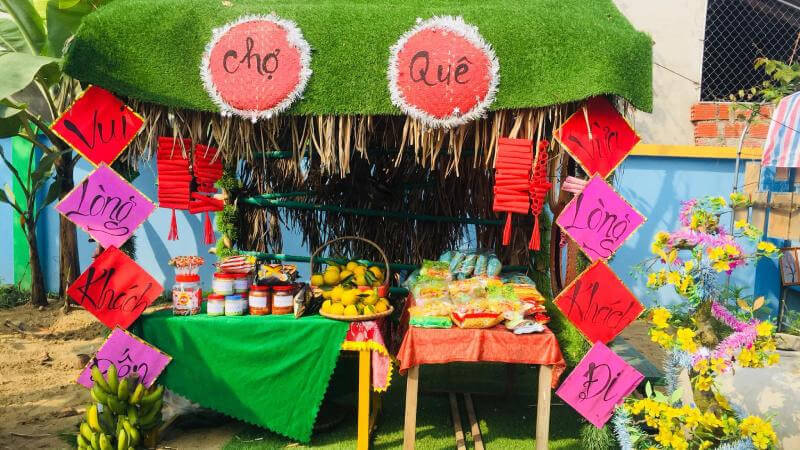 Gian hàng chợ quê Tết bằng tre nứa