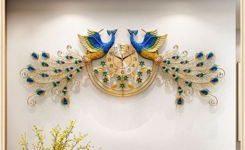 Trang trí đồng hồ hình chim công