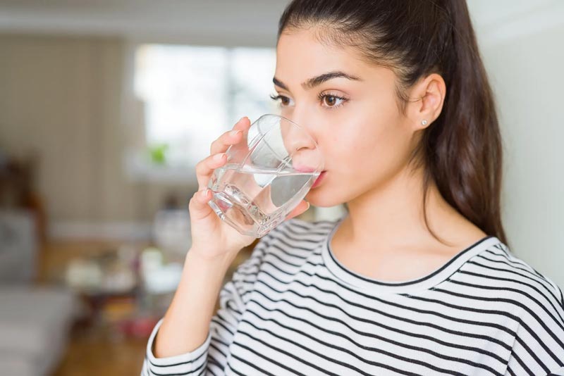 Uống nhiều nước lọc giúp giải nhiệt hiệu quả
