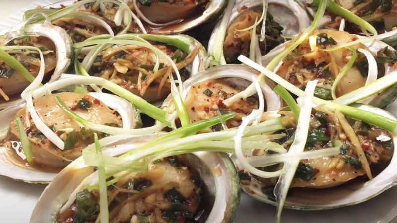 Bào ngư hấp gừng hành hấp dẫn