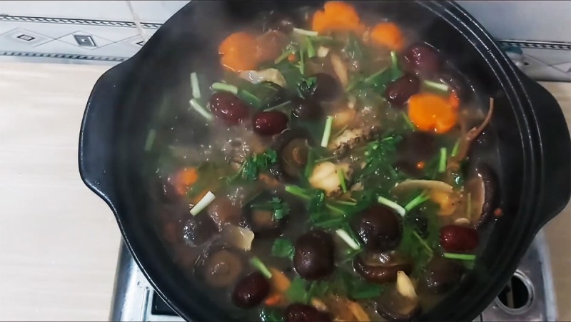 Bào ngư hầm thuốc bắc thơm ngon bổ dưỡng