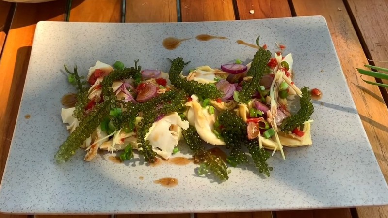 Gỏi bào ngư trộn rong nho hấp dẫn