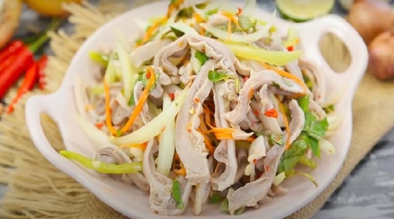 Gỏi xoài bao tử chua ngọt hài hòa