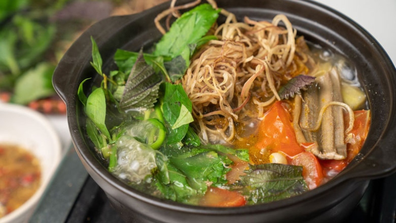 Canh chua lươn hoa chuối