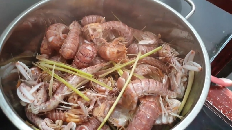 Bề bề hấp sả