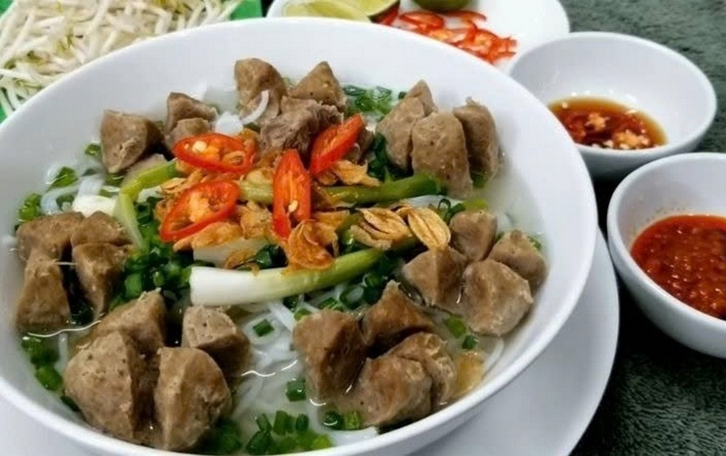 Bún nước lèo bò viên
