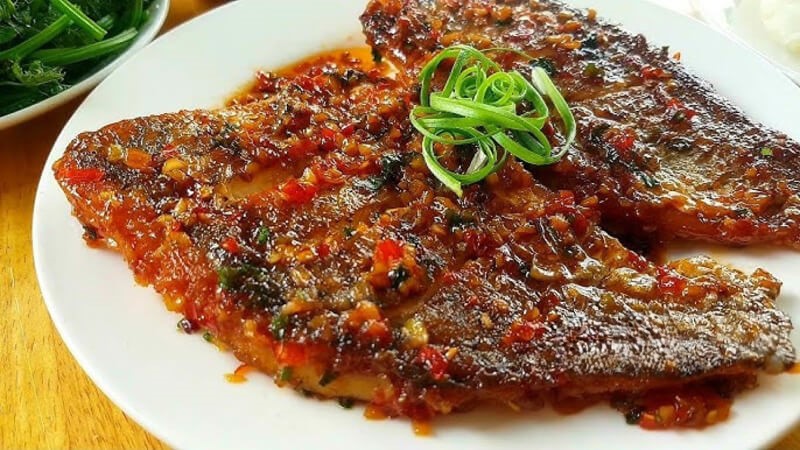 Cá chẽm chiên nước mắm