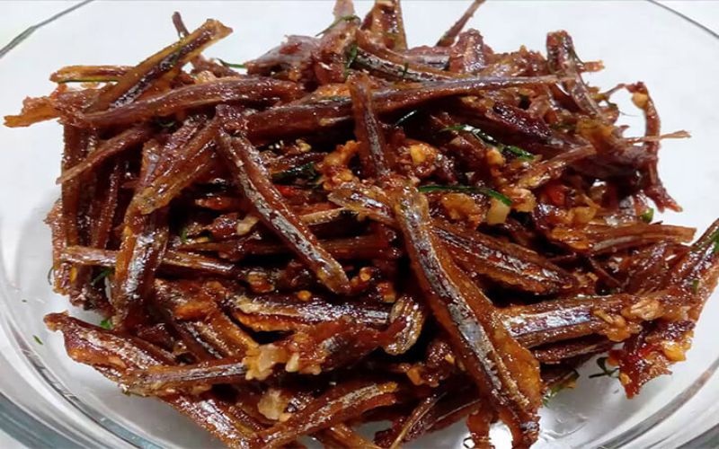 Cá cơm kho đậm đà, thơm ngon