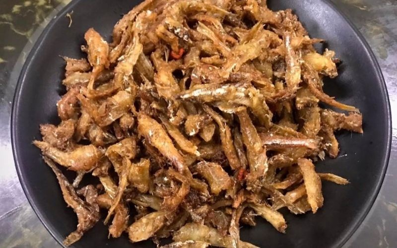 Cá cơm chiên giòn rụm