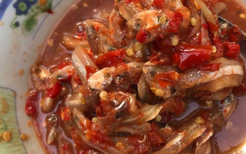 Mắm cá cơm truyền thống, bắt mắt