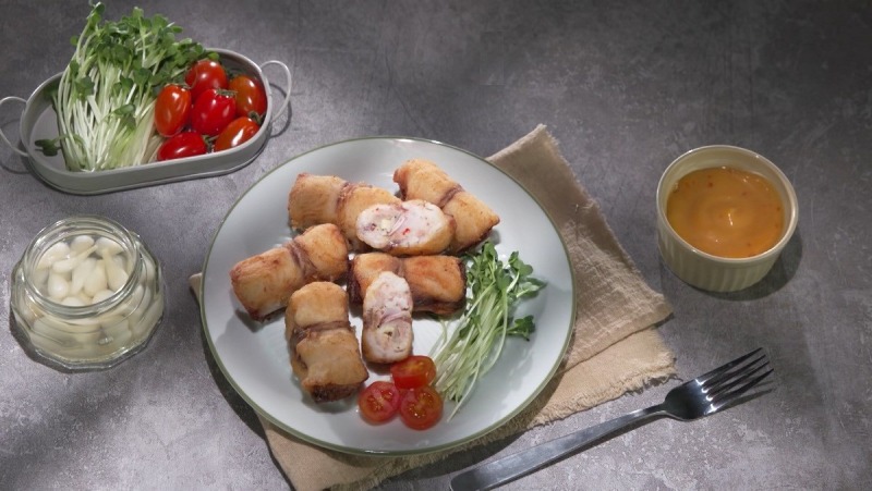 Cá diêu hồng cuộn củ kiệu lạ miệng, vị chua nhẹ cân bằng