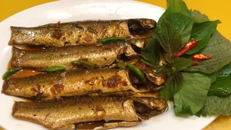 Cá đối kho nghệ vàng óng, thơm nồng gia vị, món cá đối bổ dưỡng
