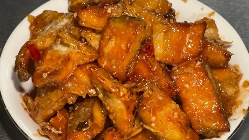 Cá dứa rim mắm đường thơm ngon hấp dẫn