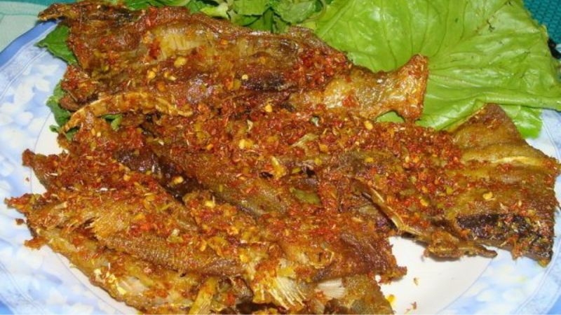 Cá đuối chiên sả ớt