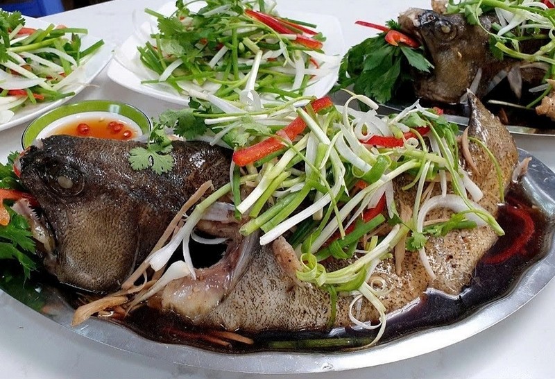 Cá mú hấp Hồng Kông