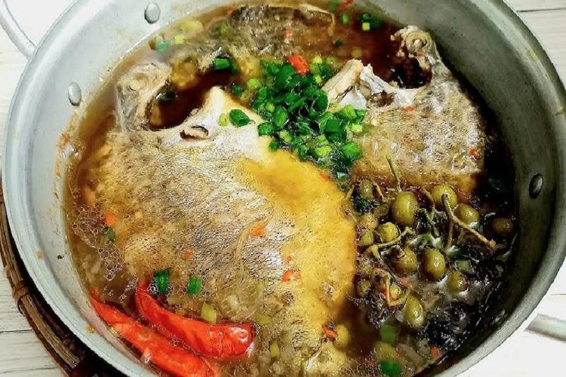 Cá nâu kho trái giác đậm đà