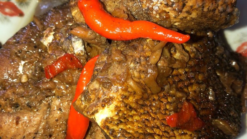 Cá nhồng kho tiêu hấp dẫn