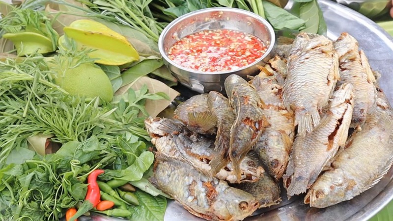 Cá rô đồng chiên giòn