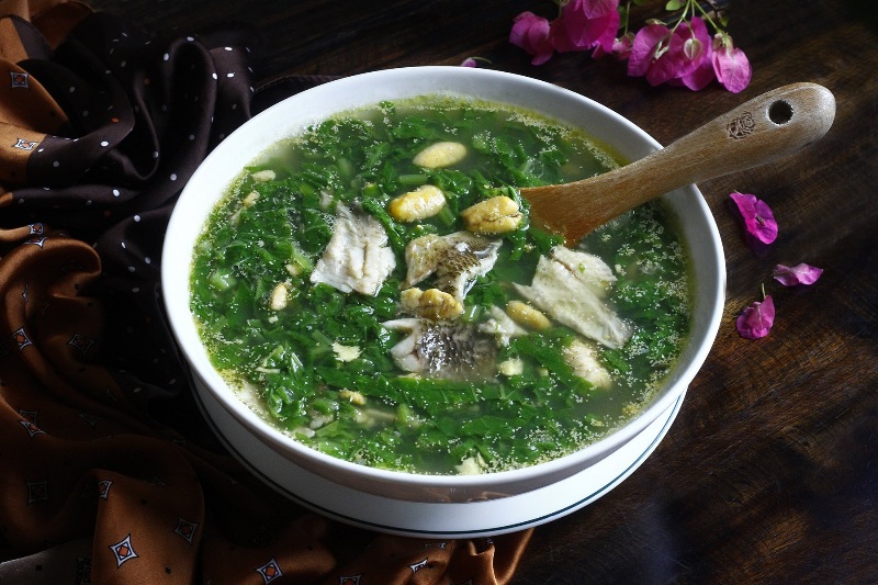 Canh cá rô rau ngót