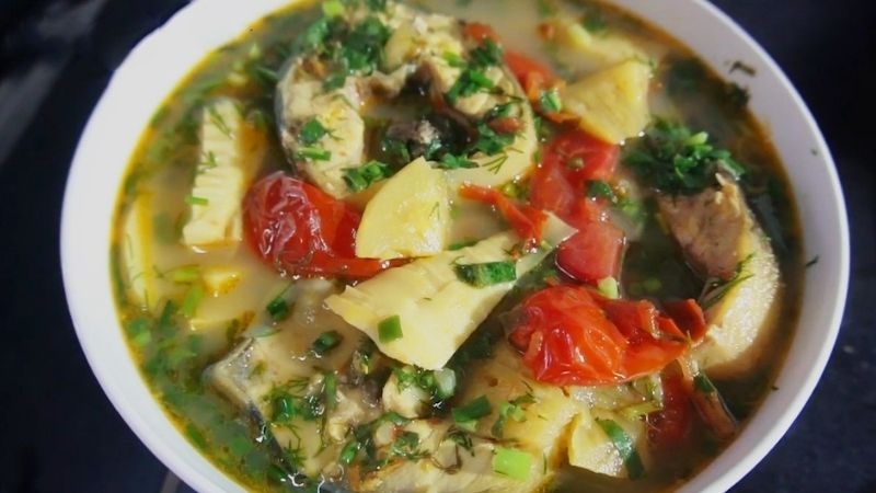 Cá tầm nấu canh chua