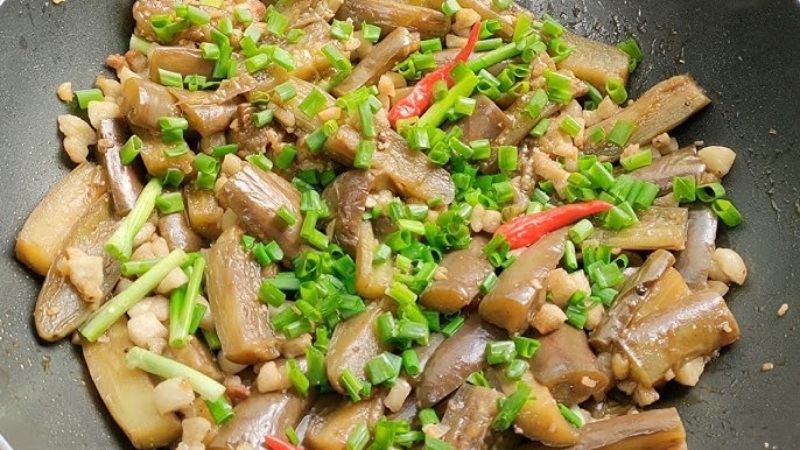 Cà tím xào tốp mỡ